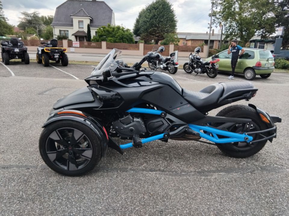 CAN-AM SPYDER F3-S 4
