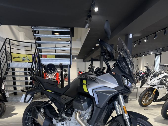 MOTO GUZZI STELVIO 4