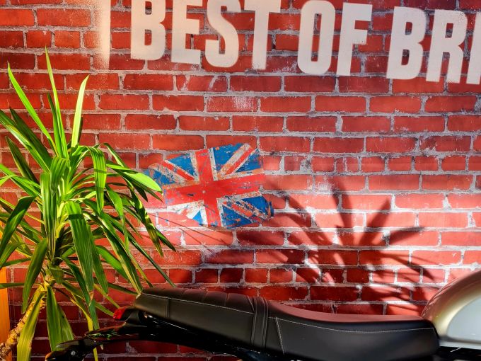 TRIUMPH SPEED TWIN 900 4