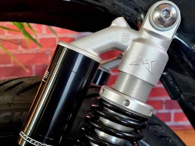 TRIUMPH SPEED TWIN 900 4