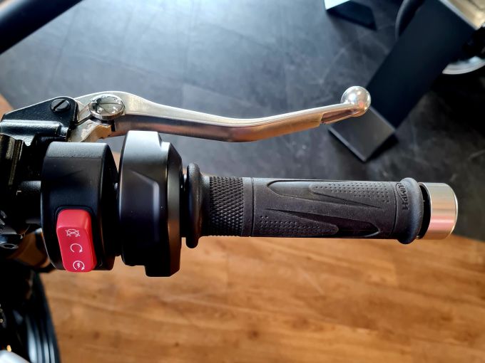 TRIUMPH SPEED TWIN 900 4