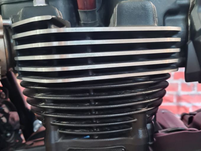 TRIUMPH SPEED TWIN 900 4