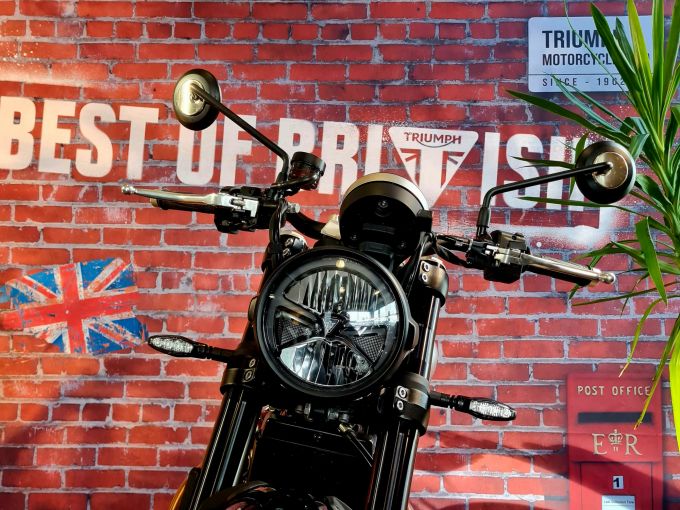 TRIUMPH SPEED TWIN 900 4