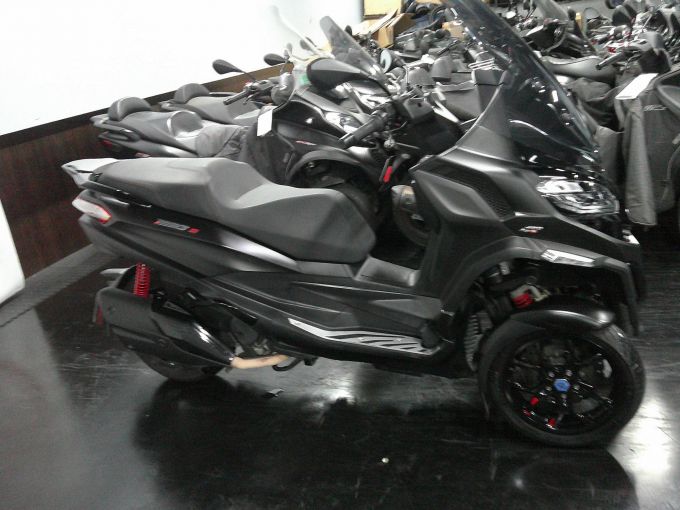 PIAGGIO MP3 400 HPE MY22 4