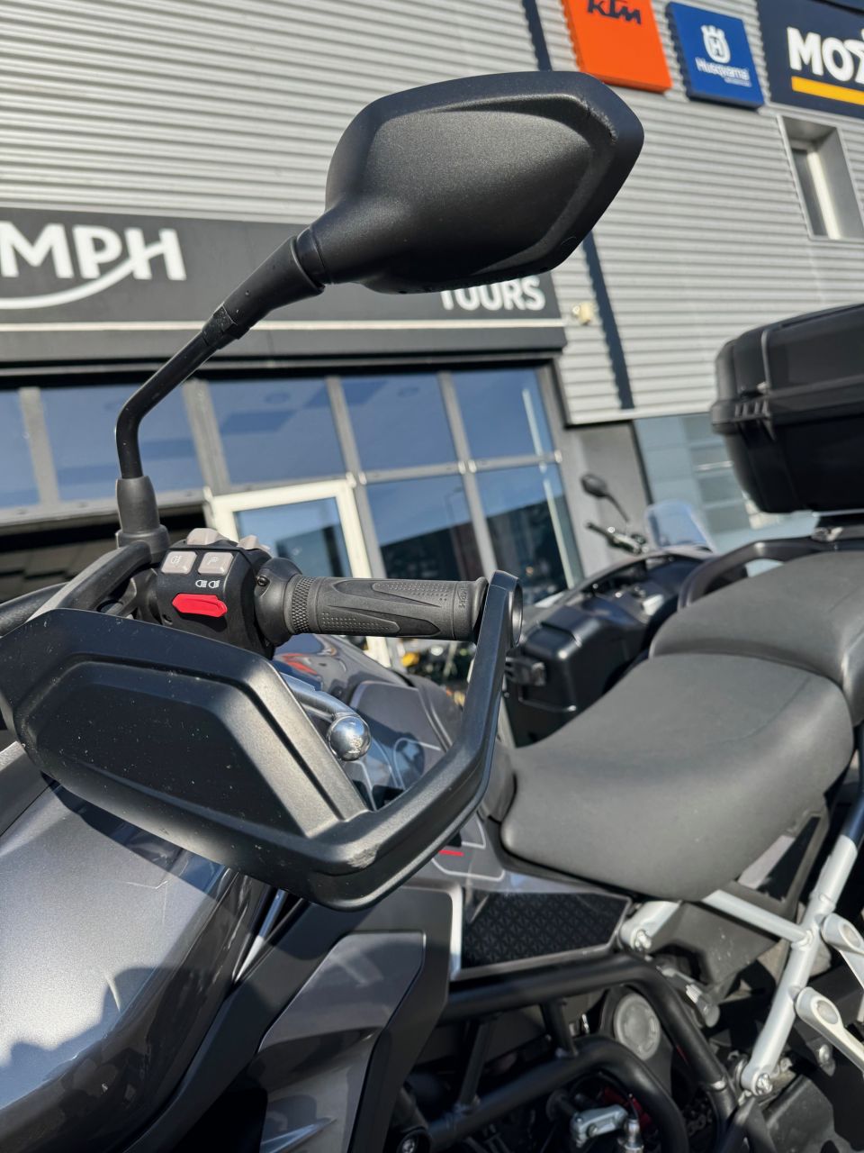 TRIUMPH Tiger 900 GT PRO 4