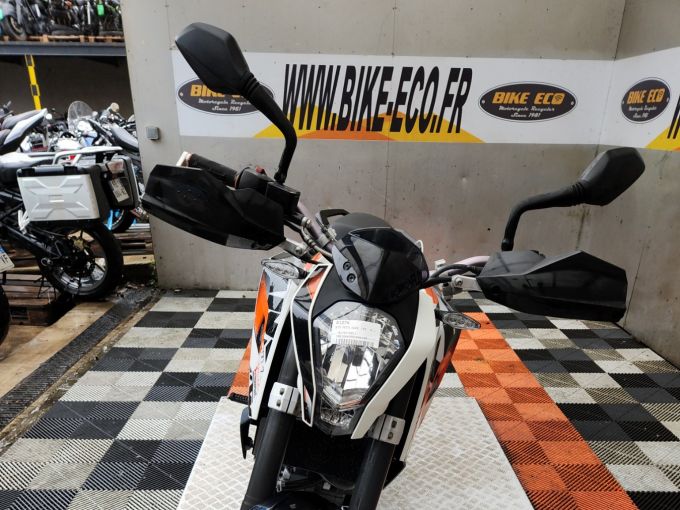 KTM 125 DUKE 4