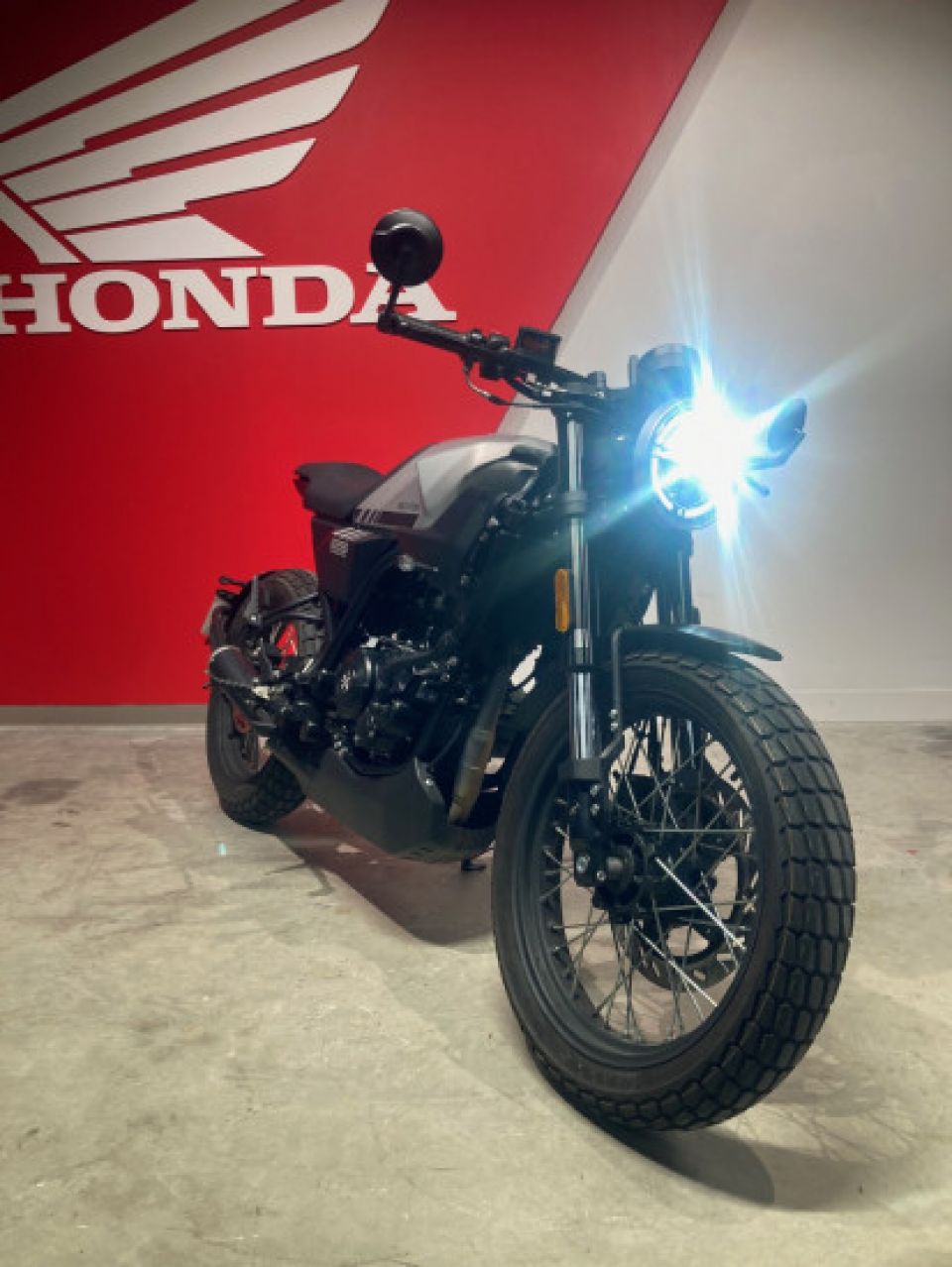 BRIXTON MOTORCYCLES BX 125 4