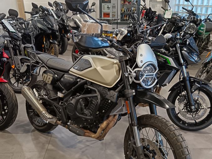 BRIXTON MOTORCYCLES 500 XC 4
