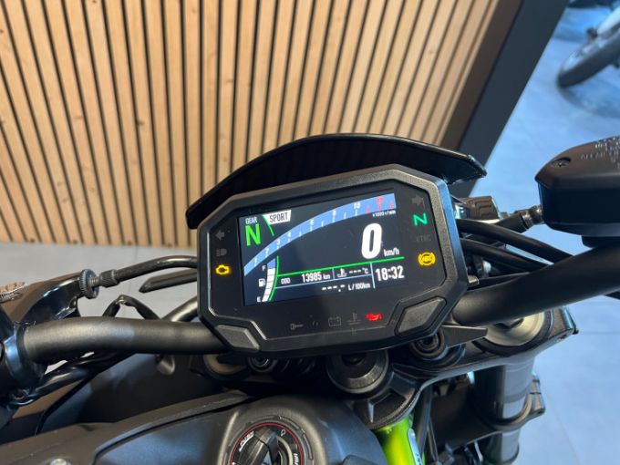 KAWASAKI Kawazaki Z900 4