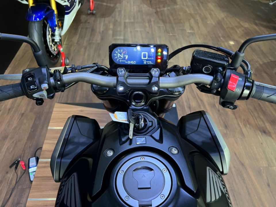 HONDA CB650R Neo Sports Café 4