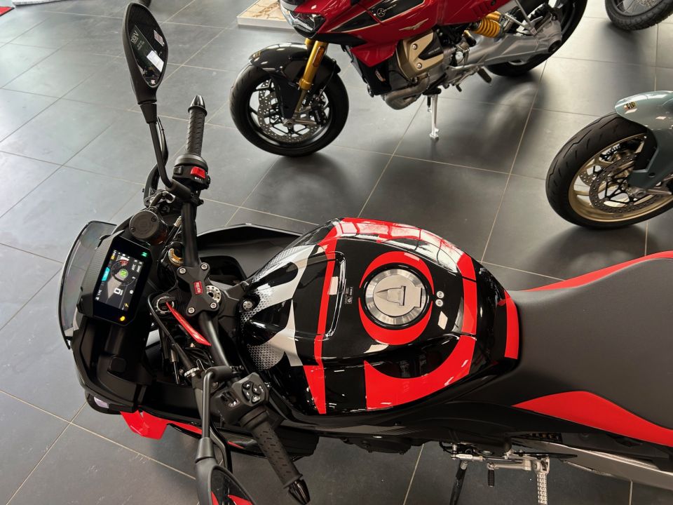 APRILIA TUONO 1100 V4 FACTORY 4