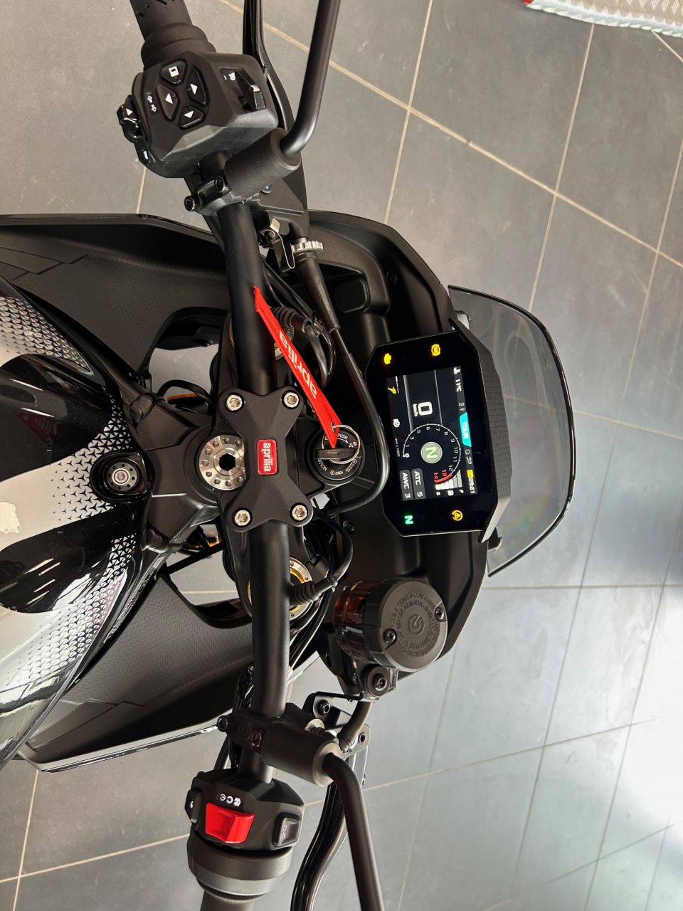 APRILIA TUONO 1100 V4 FACTORY 4