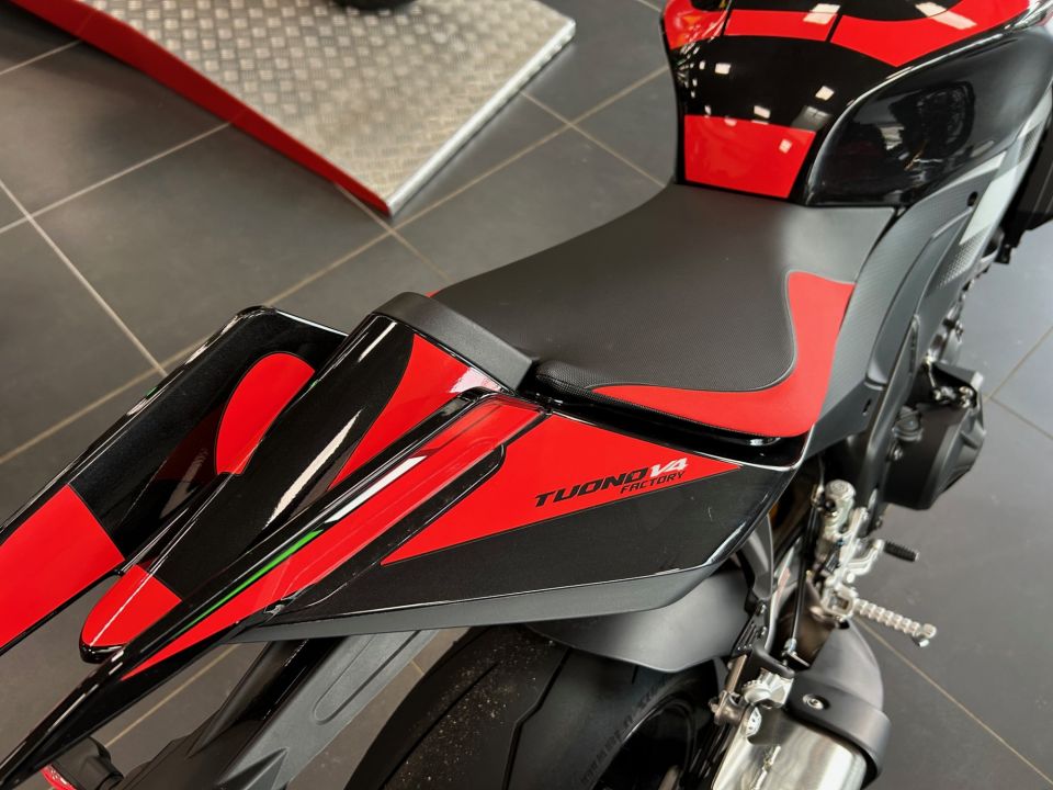 APRILIA TUONO 1100 V4 FACTORY 4