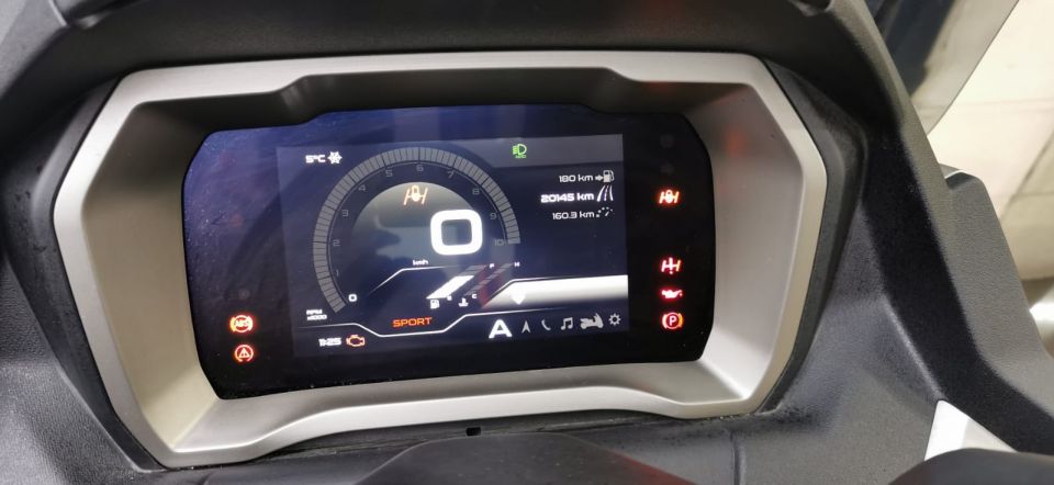 PIAGGIO MP3 530 HPE EXCLUSIVE 4