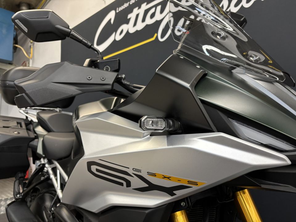 SUZUKI GSX-S 1000 GX 4