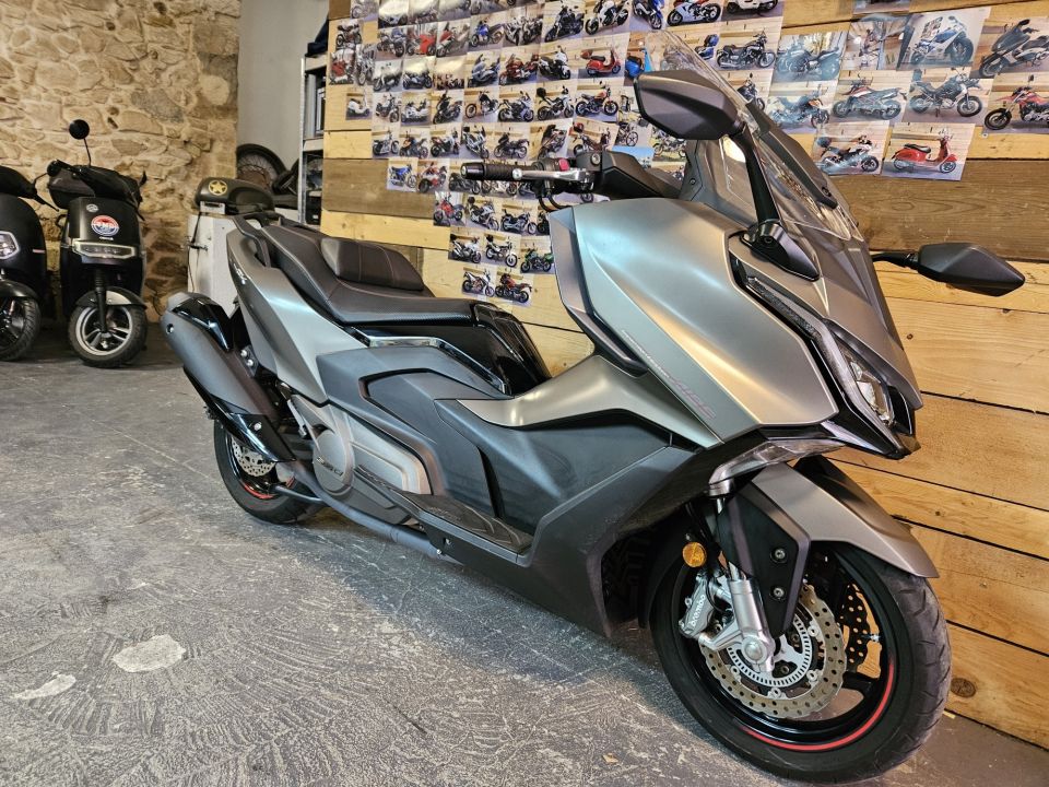 KYMCO AK 550 4