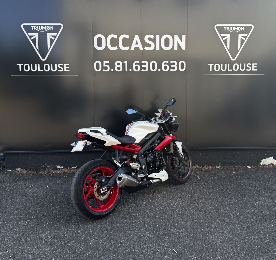 TRIUMPH STREET TRIPLE 675 R 4