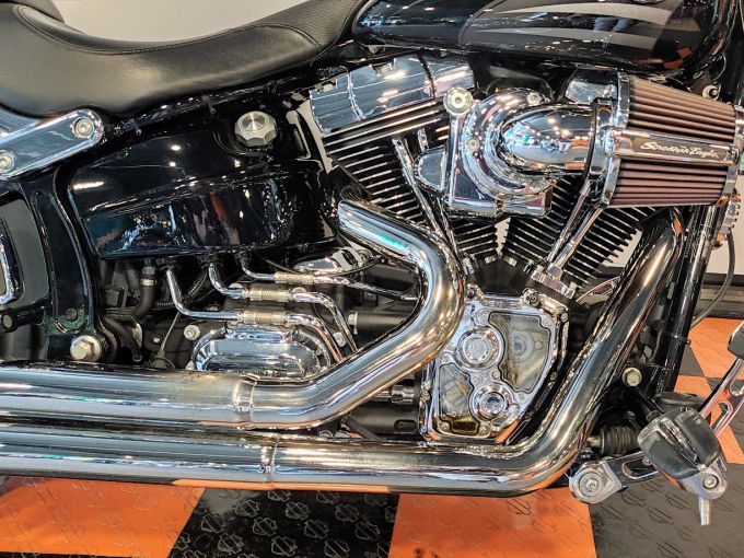 HARLEY-DAVIDSON SOFTAIL BREAKOUT 1690 4