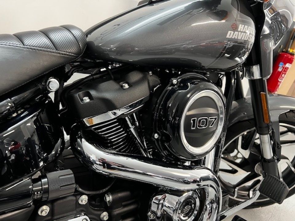 HARLEY-DAVIDSON SOFTAIL SPORT GLIDE 1745 4