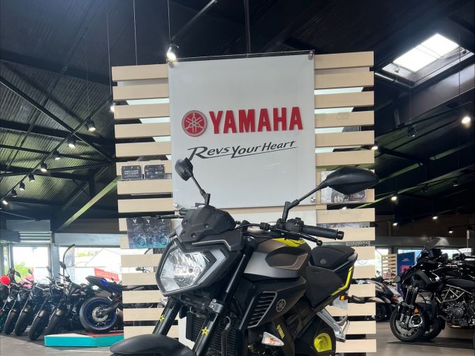 YAMAHA MT-125 ABS 4