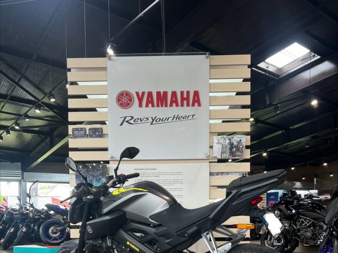 YAMAHA MT-125 ABS 4