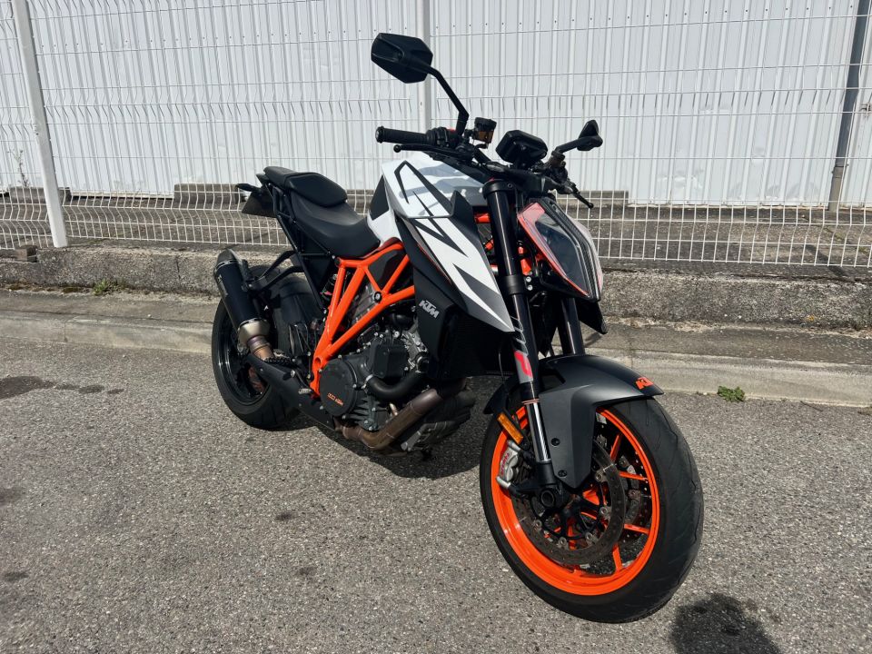 KTM 1290 SUPER DUKE R 4
