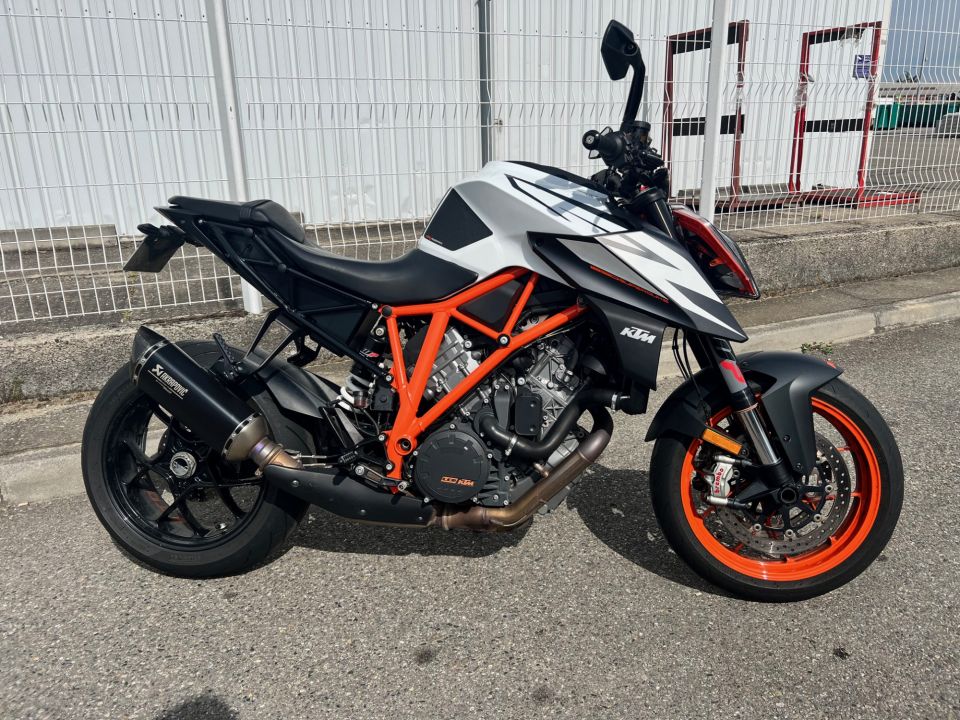 KTM 1290 SUPER DUKE R 4
