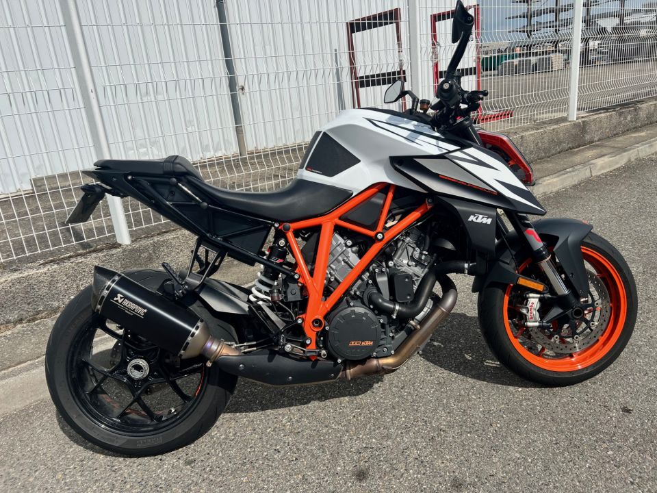 KTM 1290 SUPER DUKE R 4