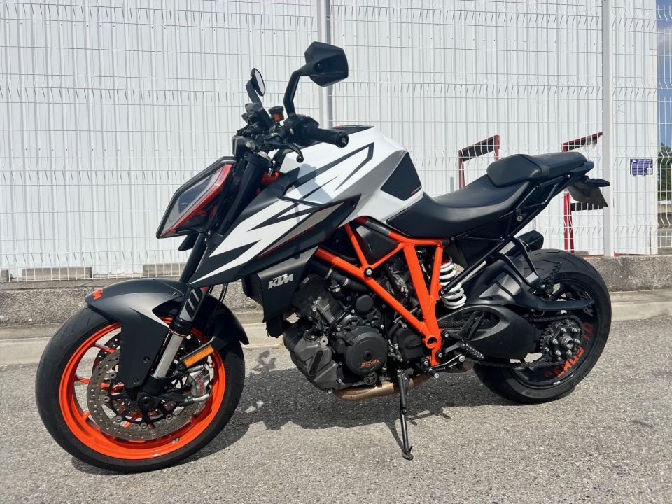 KTM 1290 SUPER DUKE R 4