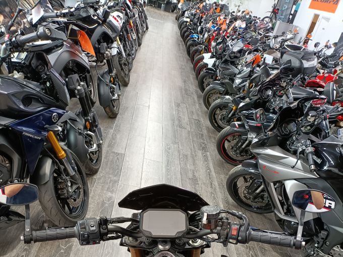 KAWASAKI Z900 SE 4