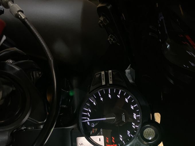 YAMAHA YZF 1000 R1 4