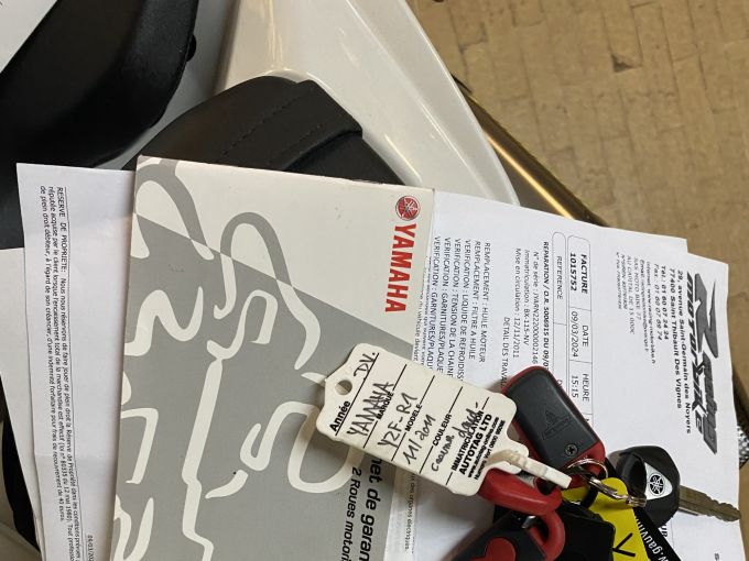 YAMAHA YZF 1000 R1 4