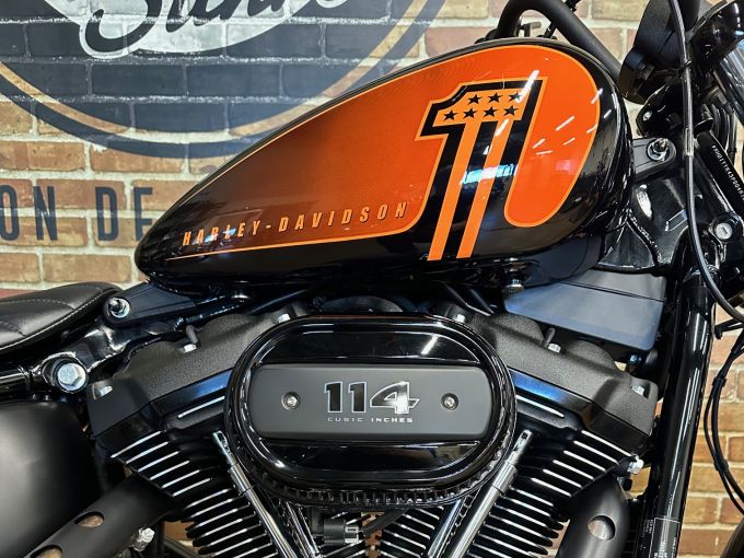 HARLEY-DAVIDSON SOFTAIL STREET BOB 1868 4