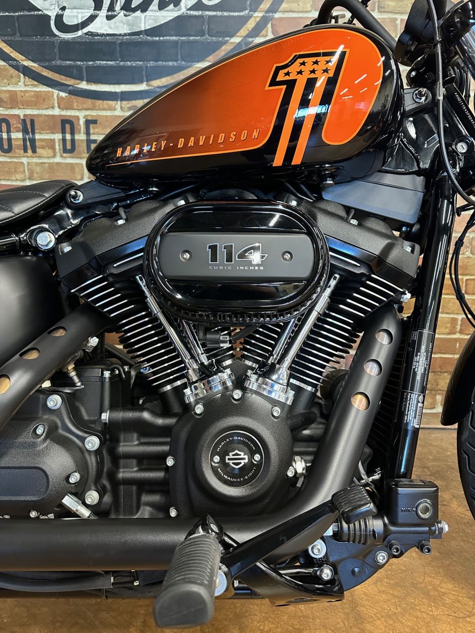 HARLEY-DAVIDSON SOFTAIL STREET BOB 1868 4