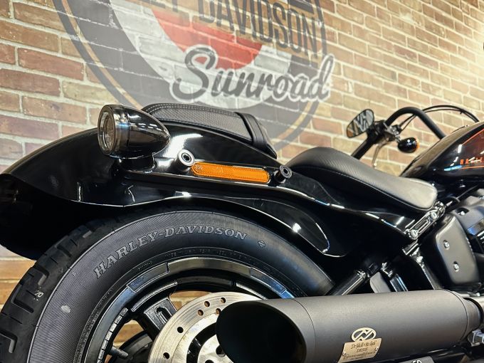 HARLEY-DAVIDSON SOFTAIL STREET BOB 1868 4