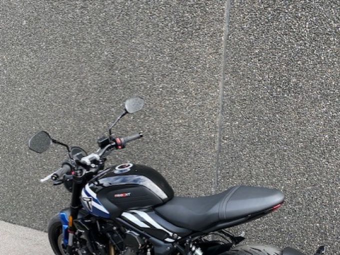 TRIUMPH TRIDENT 660 4