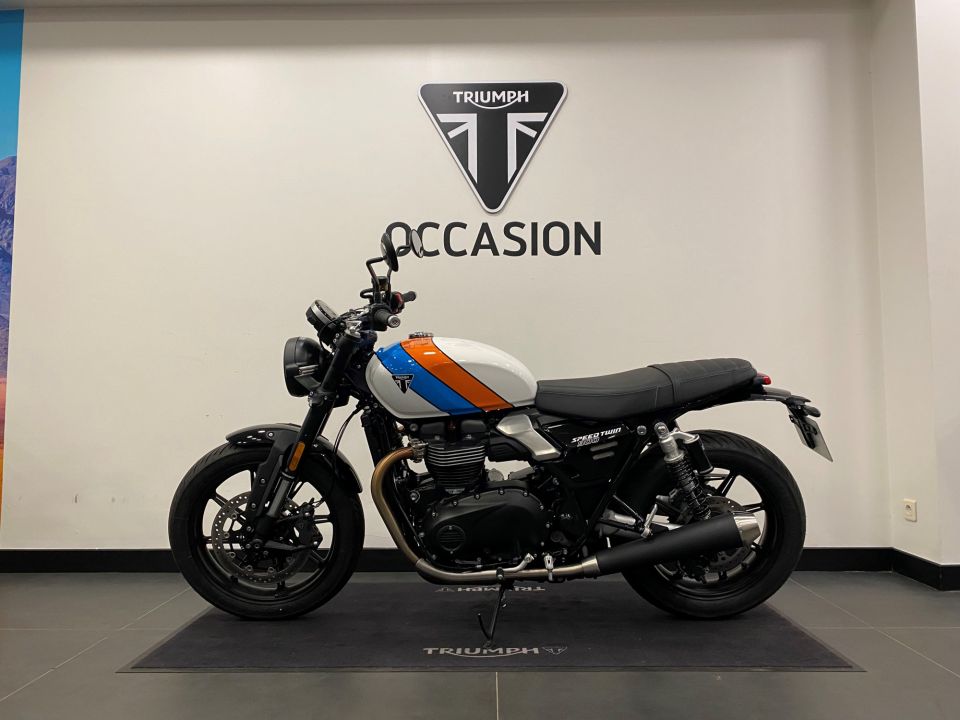 TRIUMPH SPEED TWIN 900 4
