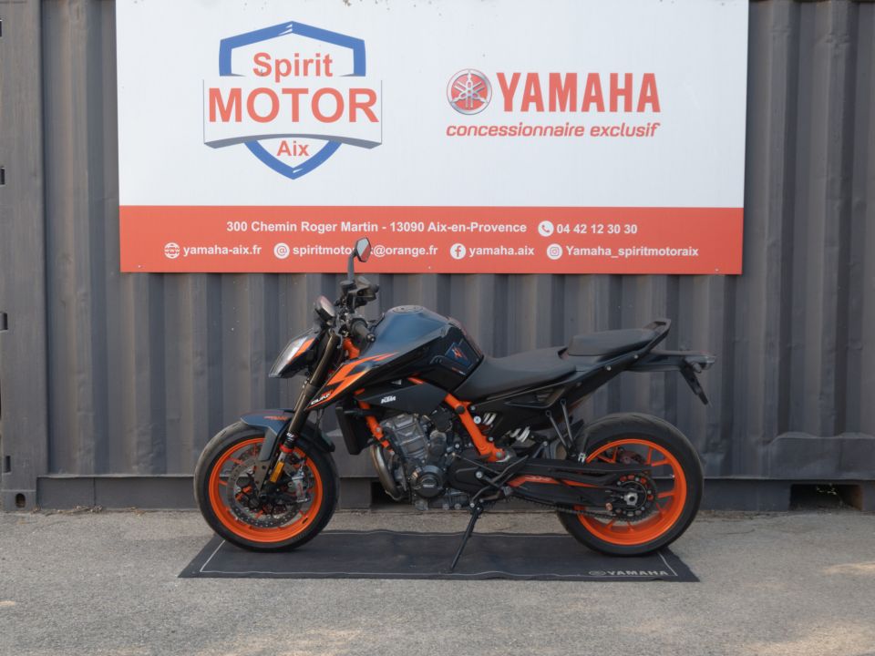 KTM 890 DUKE R 4