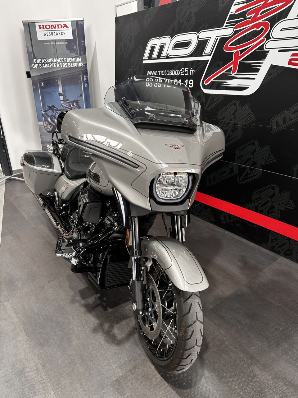 HARLEY-DAVIDSON TOURING STREET GLIDE 1977 CVO  4