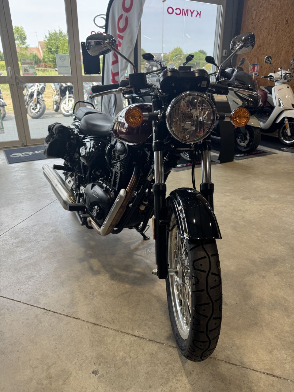 BENELLI IMPERIAL 400 4