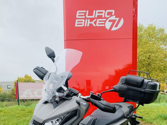 HONDA X-ADV 4