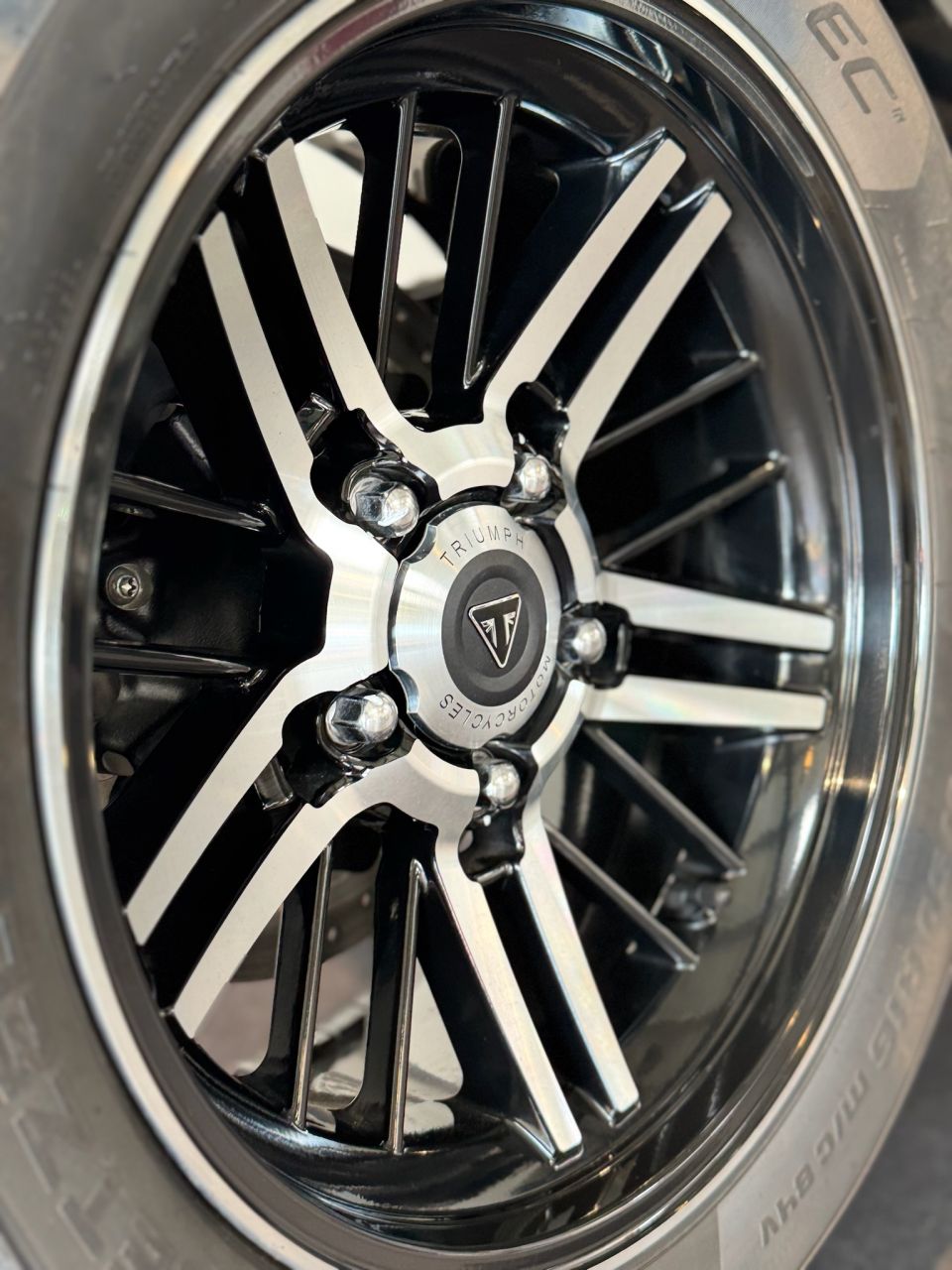 TRIUMPH ROCKET 3 GT 4