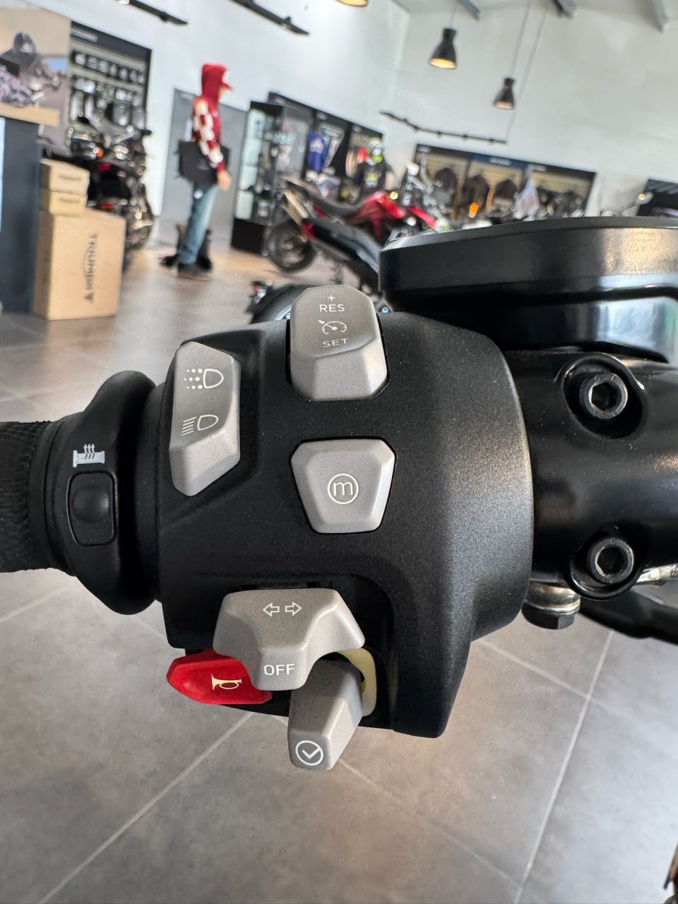 TRIUMPH ROCKET 3 GT 4