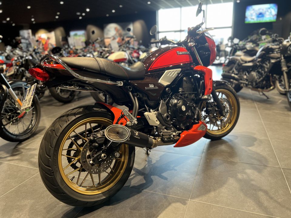 KAWASAKI Z 650 RS 4