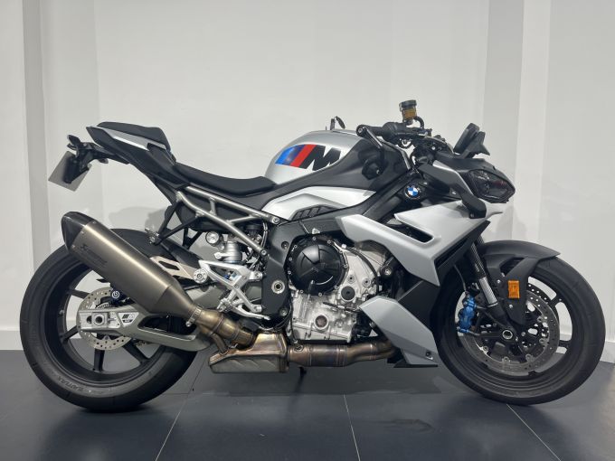 BMW M 1000R 4
