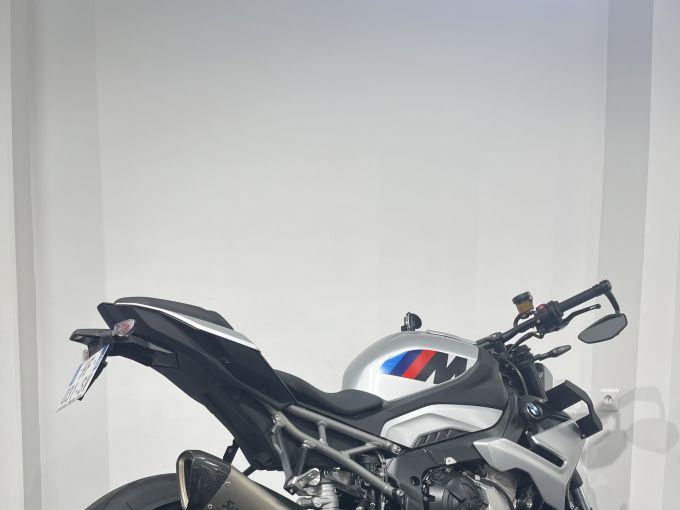 BMW M 1000R 4