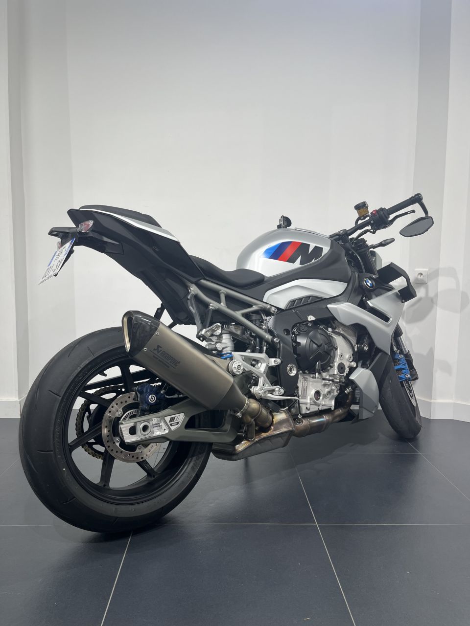 BMW M 1000R 4