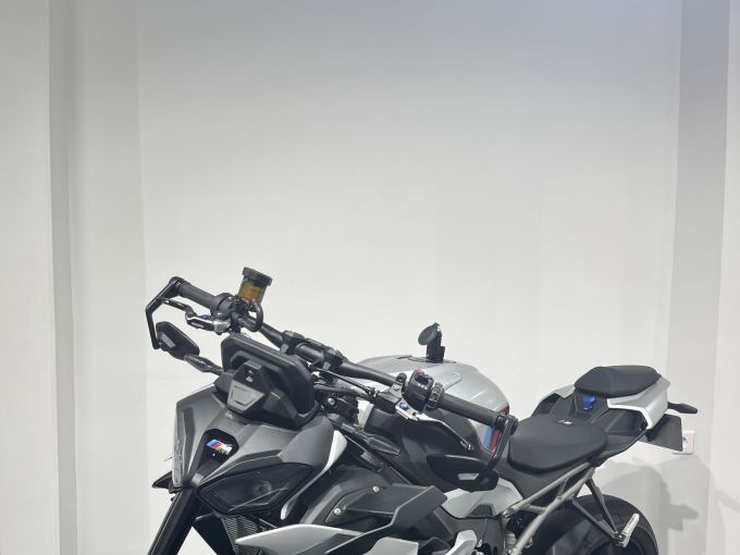BMW M 1000R 4