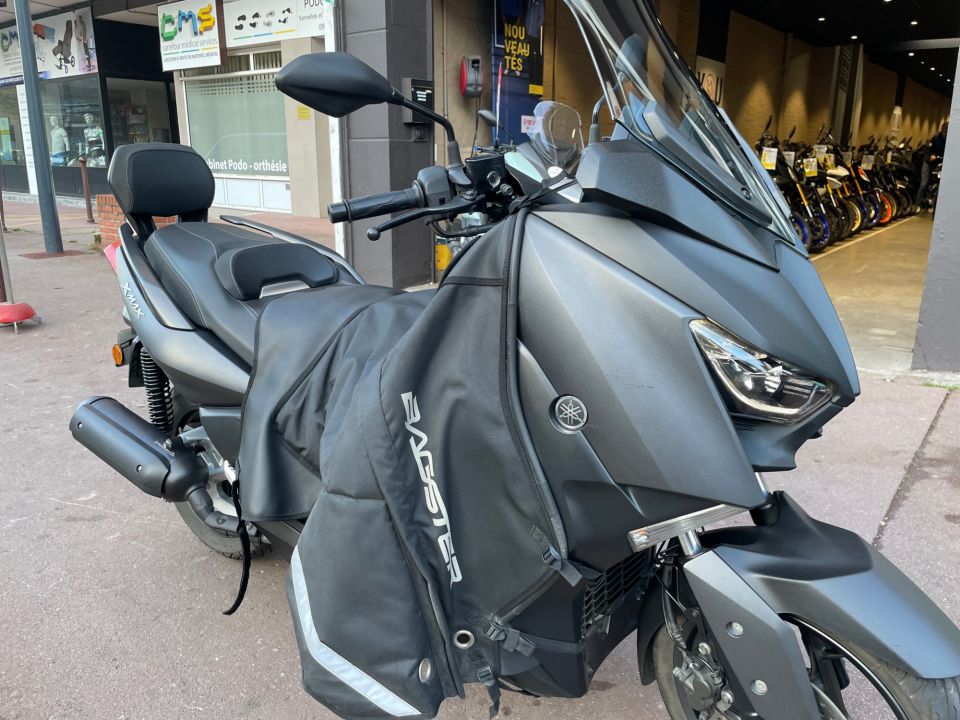 YAMAHA XMAX 125 4