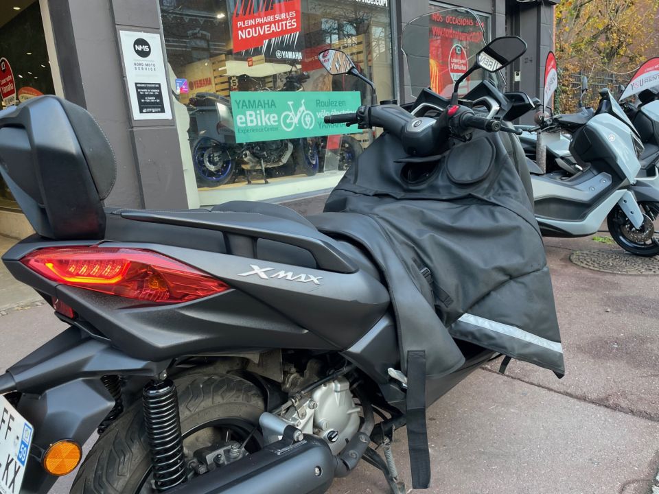 YAMAHA XMAX 125 4